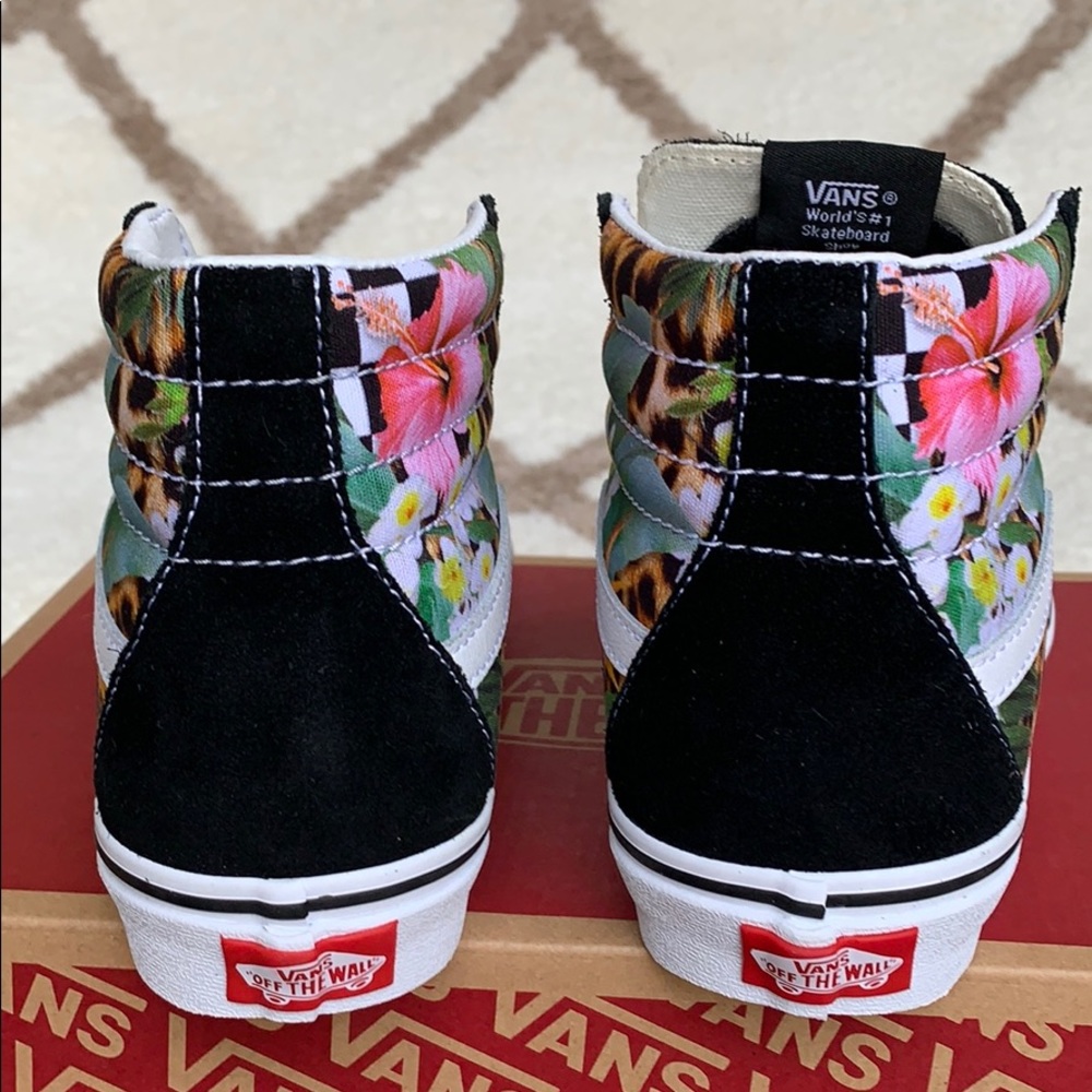 ••VANS SK8-Hi TROPICALANMICHK TRWHTMLT WMNS - Picture 10 of 16